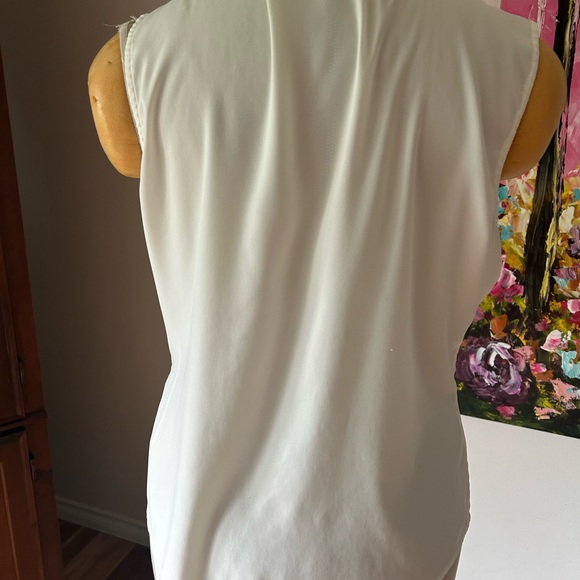 Ladies Sleevless, CK Blouse. Cream. Sz M. EUC - Picture 4 of 7